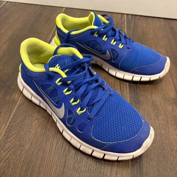Nike shoes - Picture 1 of 2